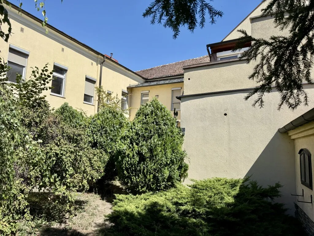 Wohn- und Geschäftshaus im Zentrum von 2514 Traiskirchen - Ansicht 2