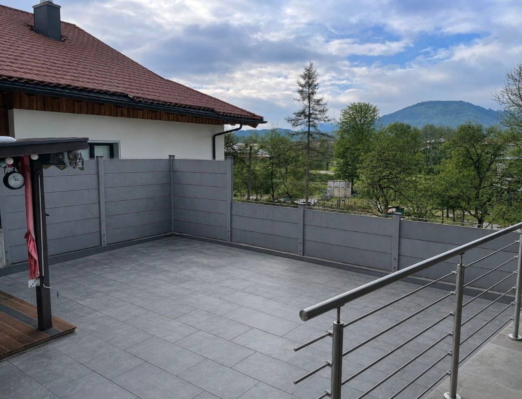 Attraktive 3-Zimmer Wohnung mit großer Dachterrasse in Niederndorf, Niederndorf