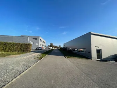 Immobilie kaufen in Bruck an der Leitha – 3 700 m², € 999.000 – Bild 2 von 2