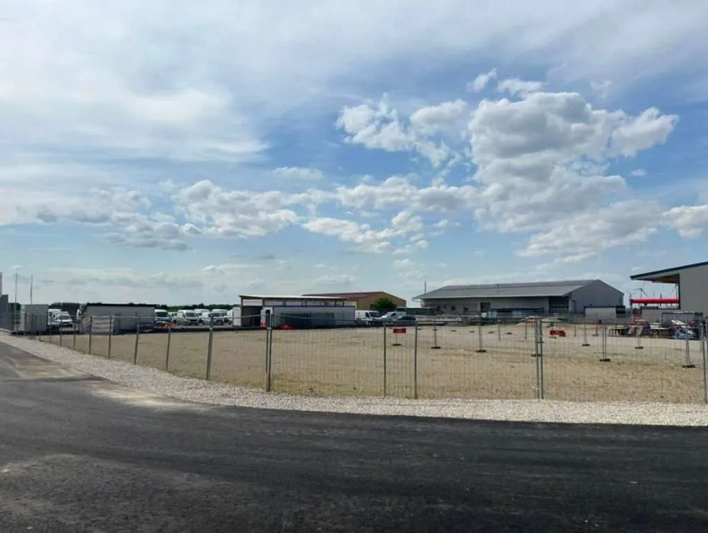 Gewerbefreifläche bzw. Abstellfläche zu vermieten - 300 m² bis 3.000 m² - Stadtgrenze 1220 Wien - Ansicht 3