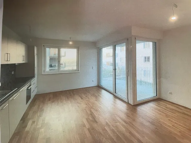 Hochwertige 3 Zimmer Wohnung mit Balkon in guter Lage! - Ansicht 2