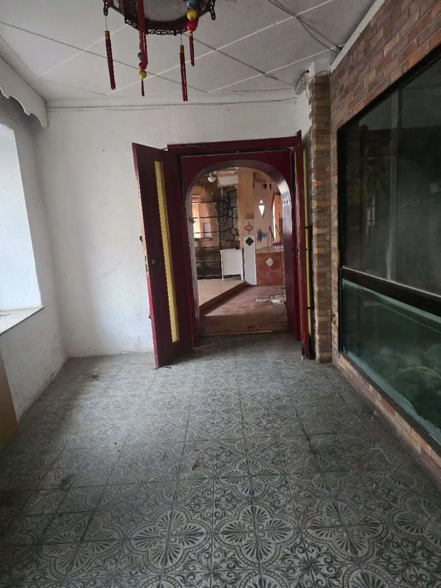 Stadthaus mit Geschäftslokal, Garten und 2 Wohnungen zu verkaufen – pohled 2