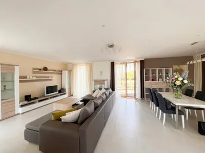4-Zimmer-Haus mieten in Neunkirchen – 167,82 m², € 2.500 – Bild 3 von 43