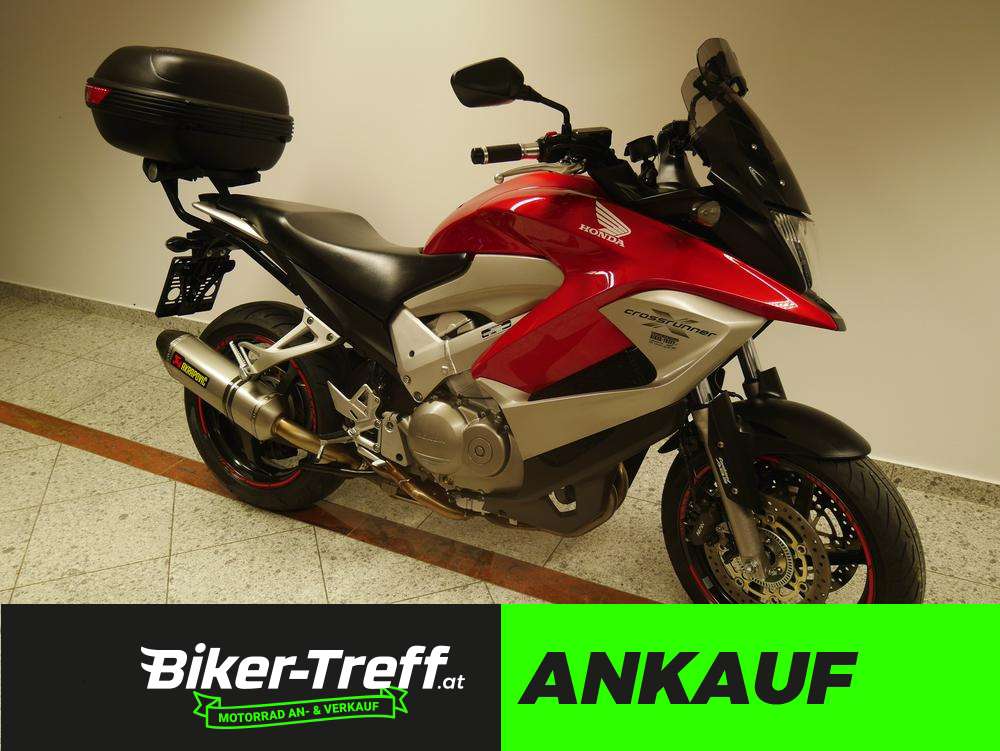 Honda VFR 800X Crossrunner mit V4 Motor , Akrapovic und vielen Extras. Tourer