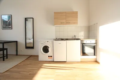 Kurzzeitvermietung! Sonnige, schön möblierte 1-Zimmer-Wohnung in zentraler Lage! – Bild 3