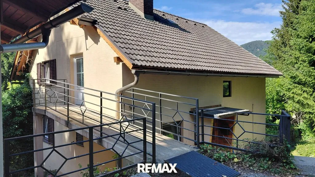 Großzügiges 6-Zimmer-Haus mit Garten, Garage & Bergblick - Ihr Renovierungsprojekt! - Ansicht 2