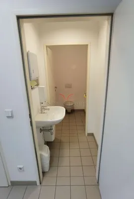 8-Zimmer-Gewerbeimmobilie mieten in Mödling – 183 m², € 1.834 – Bild 20 von 26