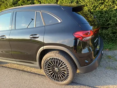 Mercedes-Benz EQA 300 66,5kWh 4Matic AMG+Vollausstattung