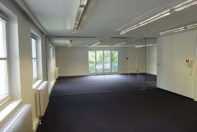 8-Zimmer-Gewerbeimmobilie mieten in Salzburg Stadt – 300 m², € 18 – Bild 11 von 18