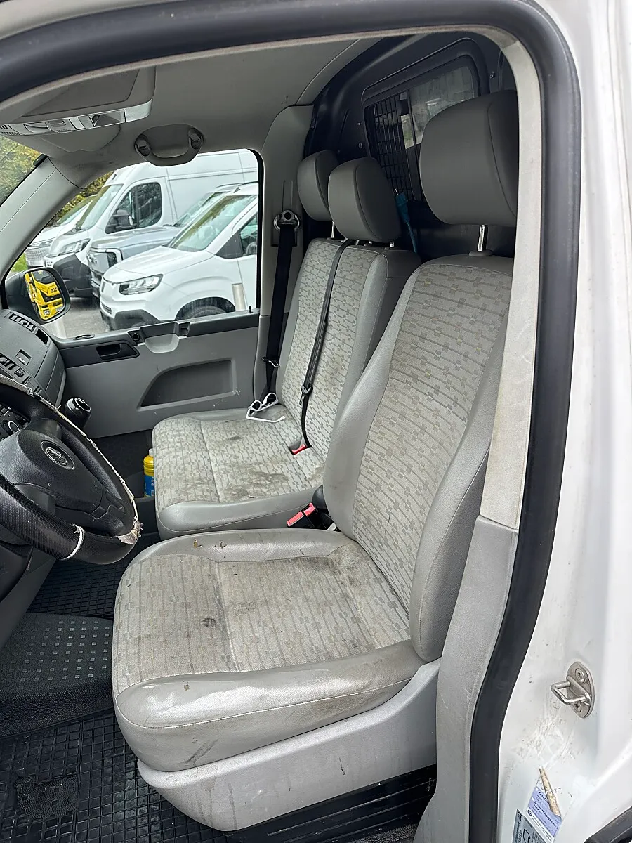 VW Transporter T5 2.0 TDI Kasten 4Motion Transporter / Kastenwagen – Bild 8