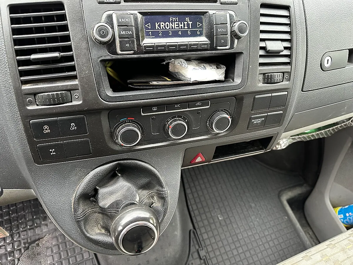 VW Transporter T5 2.0 TDI Kasten 4Motion Transporter / Kastenwagen – Bild 12
