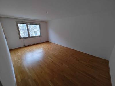 Frisch renovierte 3-Zimmer-Wohnung in ruhiger Lage mit Top-Anbindung (U4/ U6)