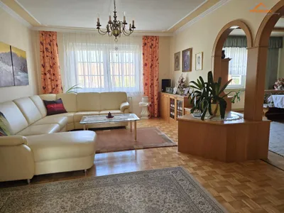 7-Zimmer-Gewerbeimmobilie kaufen in Neunkirchen – 212 m², € 297.000 – Bild 10 von 15