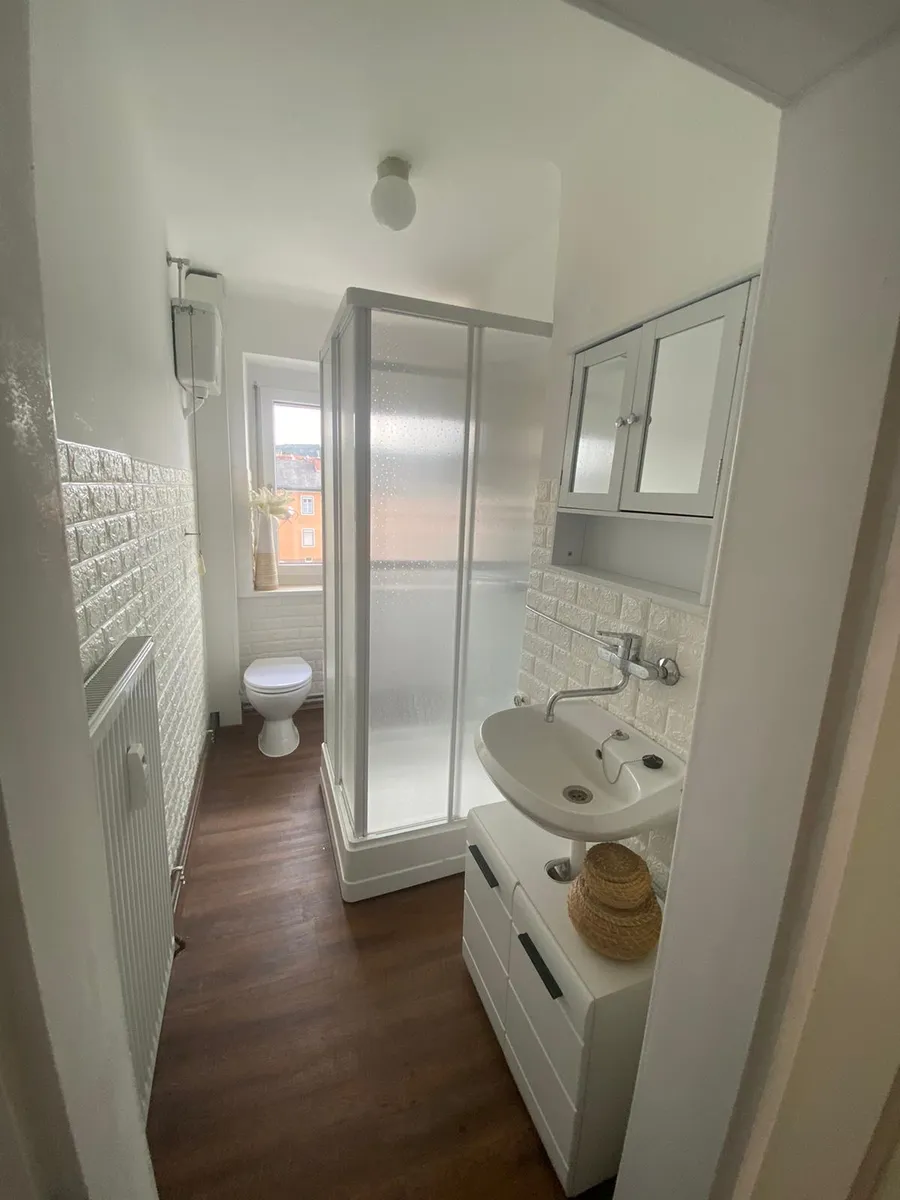 Provisionsfreie Wohnung mit Küche un renoviertem Badezimmer - Ansicht 3