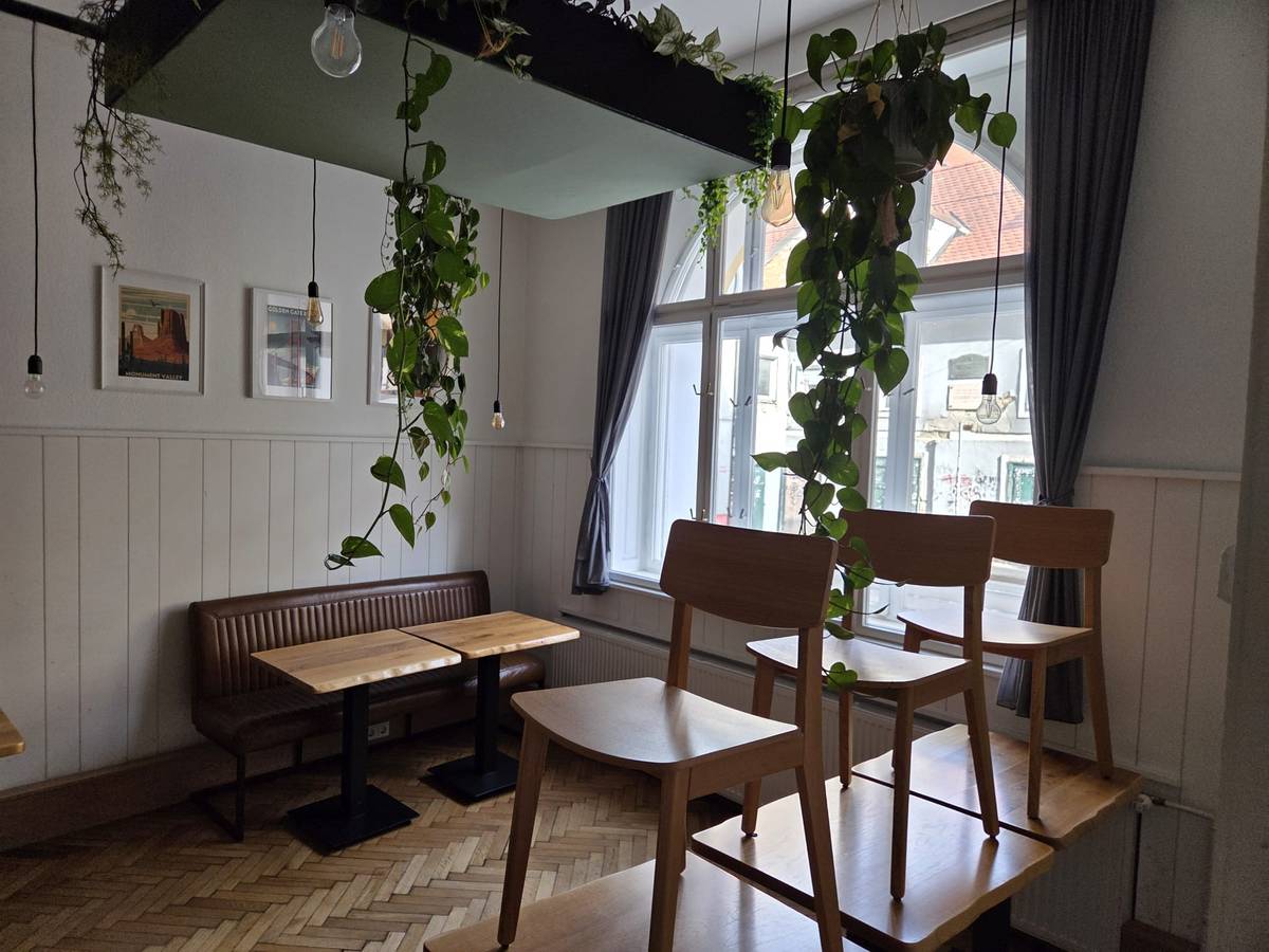 Gastbetrieb Uni-Viertel mit wunderschönem Gastgarten - Ansicht 2