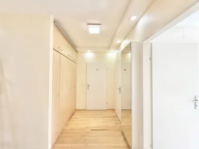 Helle, großzügige 4-Zimmer-Familienwohnung mit ca. 101 m² in guter Wohnlage – Bild 3
