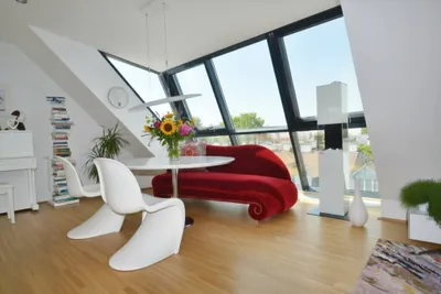 Moderne, ruhige und klimatisierte Dachgeschoßwohnung nahe Rochusmarkts
