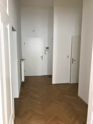 Großzügige 2-Zimmer-Altbauwohnung (74 m²) in Top-Lage des 4. Bezirks – Bild 2