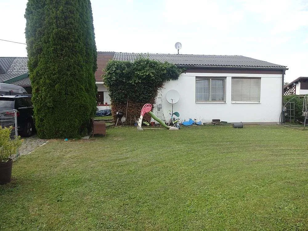 Älterer Bungalow mit schönem Grundstück in Mattighofen - Widok 3