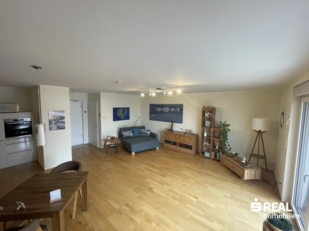 Modernes Wohngefühl auf zwei Ebenen - neuwertige Maisonette-Wohnung mit Balkon und traumhaftem Ausblick in Bad Häring - Ansicht 3