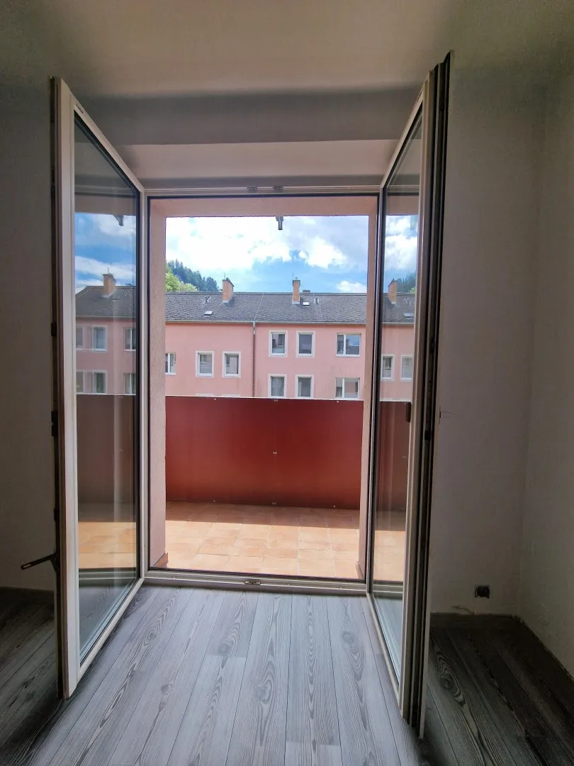 "Sonnige Balkonwohnung mit vollausgestatteter Küche und Essplatz" – pohled 3