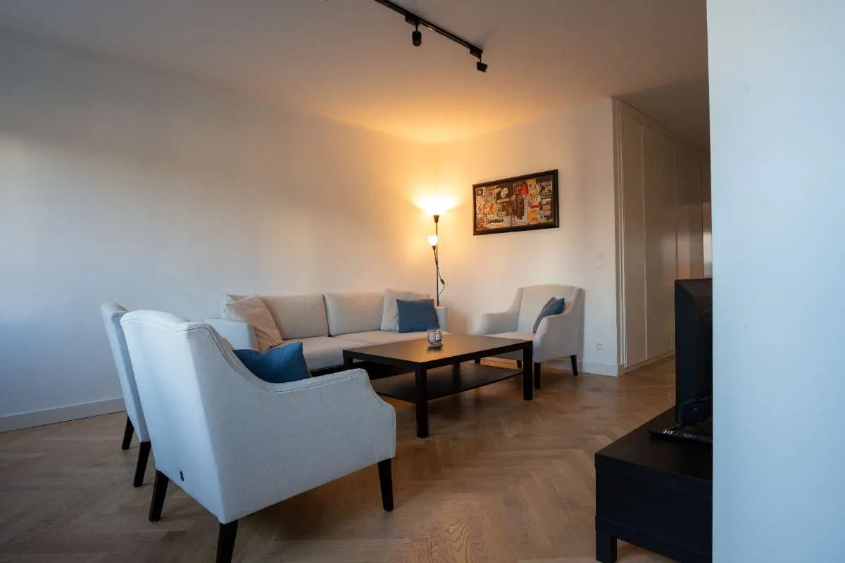 Zimmer in 2-er WG in 200qm Stadthaus (eigenes Bad) - Ansicht 2