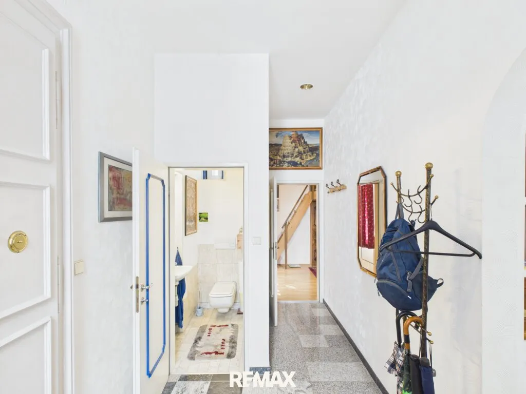 Charmante Altbauwohnung mit 87,5m² mit Einbauküche, Lift und Badewanne im Herzen des 7. Bezirks! - Ansicht 3