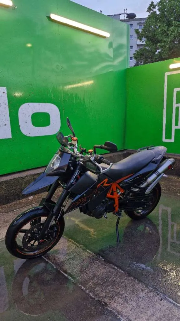 KTM 690