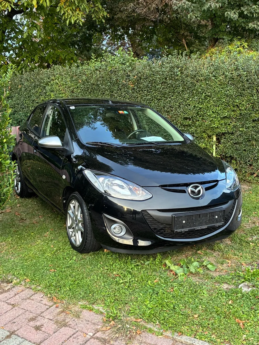 Mazda Mazda2 2015 photo 2