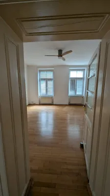 Schöne 57 m² Altbauwohnung im 6. Bezirk - 2 große Zimmer - € 864 inkl. BK