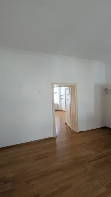 Schöne 57 m² Altbauwohnung im 6. Bezirk - 2 große Zimmer - € 864 inkl. BK – Bild 3