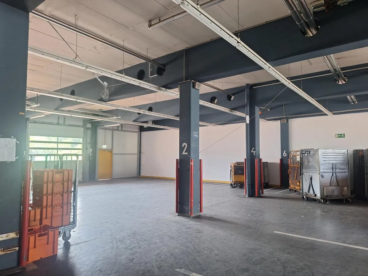 Großzügige Lager- und Logistikfläche mit 594 m² und vielseitigen Nutzungsmöglichkeiten - Ansicht 3