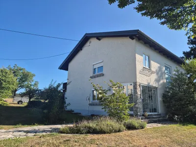 Haus mieten in Rohrbach – 250 m², € 1.400 – Bild 1 von 8