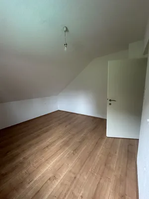 4-Zimmer-Wohnung mieten in Gmunden – 140 m², € 1.400 – Bild 6 von 9