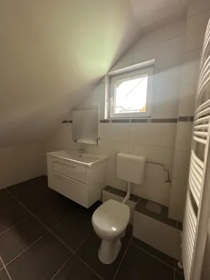 4-Zimmer-Wohnung mieten in Gmunden – 140 m², € 1.400 – Bild 3 von 9
