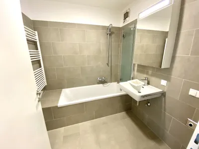 5 IN 22 - Zwei Zimmer-Wohnung mit Balkon samt Gym & Sauna in U2 Nähe - Miete 1220 Wien – Bild 2