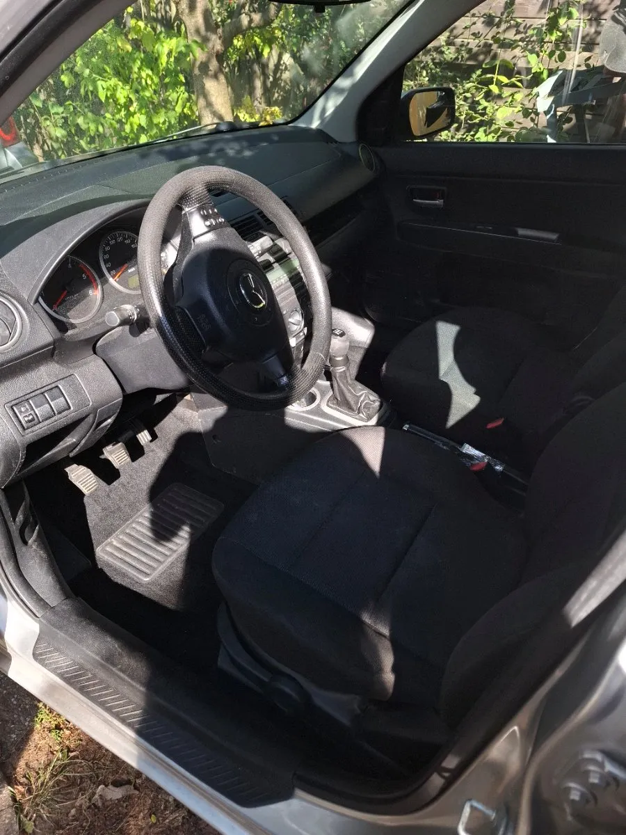 Mazda Mazda2 2006 photo 2