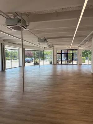 Gewerbeimmobilie mieten in Wiener Neustadt – 267 m², € 2.990 – Bild 2 von 8