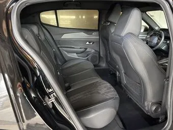 Peugeot 408 HEV 136 e-DCS6 GT – Bild 8