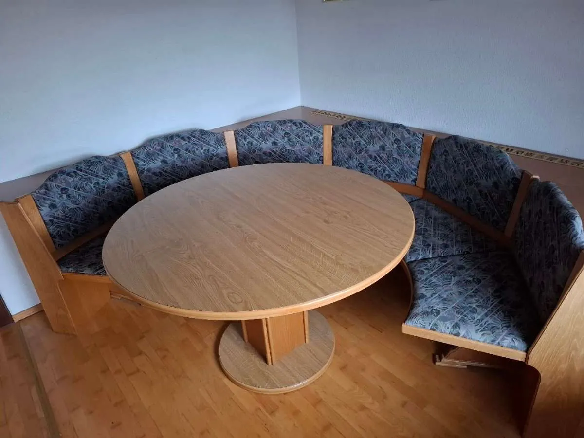 Eckbank rund, € 120,- (3321 Ardagger)
