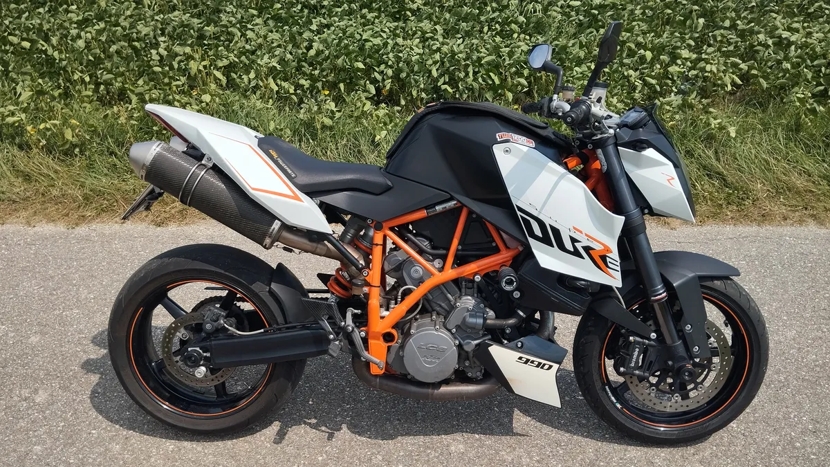 KTM 990