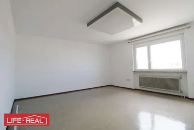 3-Zimmer-Gewerbeimmobilie mieten in Linz Land – 93 m², € 976 – Bild 3 von 7