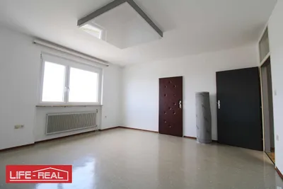 3-Zimmer-Gewerbeimmobilie mieten in Linz Land – 93 m², € 976 – Bild 2 von 7
