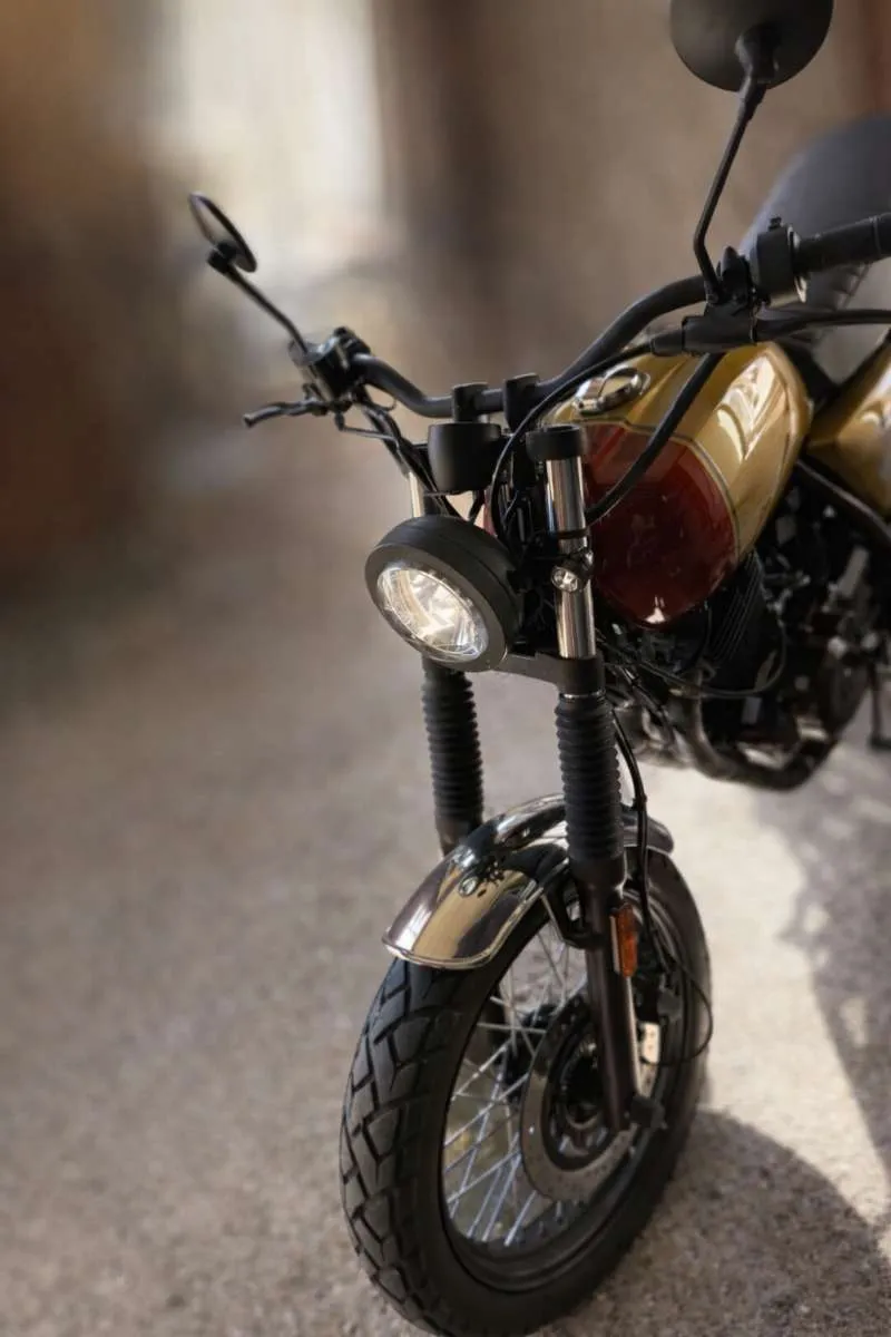 Brixton Saxby 250