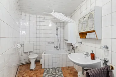 6-Zimmer-Gewerbeimmobilie kaufen in Linz Land – 251 m², € 365.000 – Bild 13 von 14