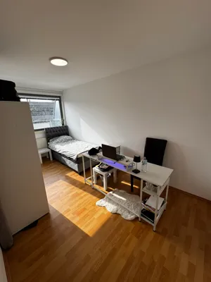 Vienna WG-Zimmer mit Stephansdom-Fernblick