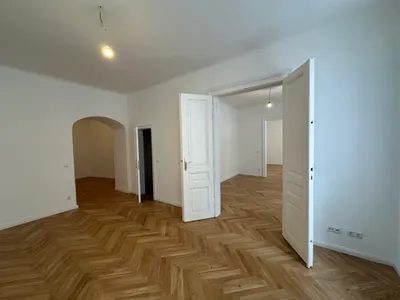 91m² Nähe Museumsquartier & Burggarten = 3 ZI+ NR, Parketten, Flügeltüren, Komplettküche – Bild 2