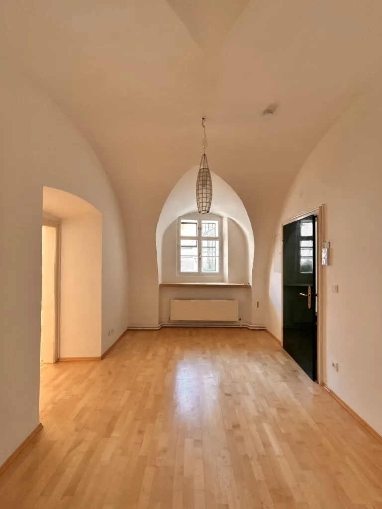 Da geht einem das Herz auf! Außergewöhnliche Mietfläche mit schattigem Arkadengang | 3 Zimmer | Nächst Hauptplatz - Ansicht 3