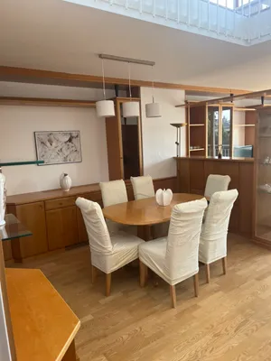 Elegante Maisonette-Wohnung auf drei Ebenen mit Terrasse und Garagenplatz in ruhiger Wiener Lage