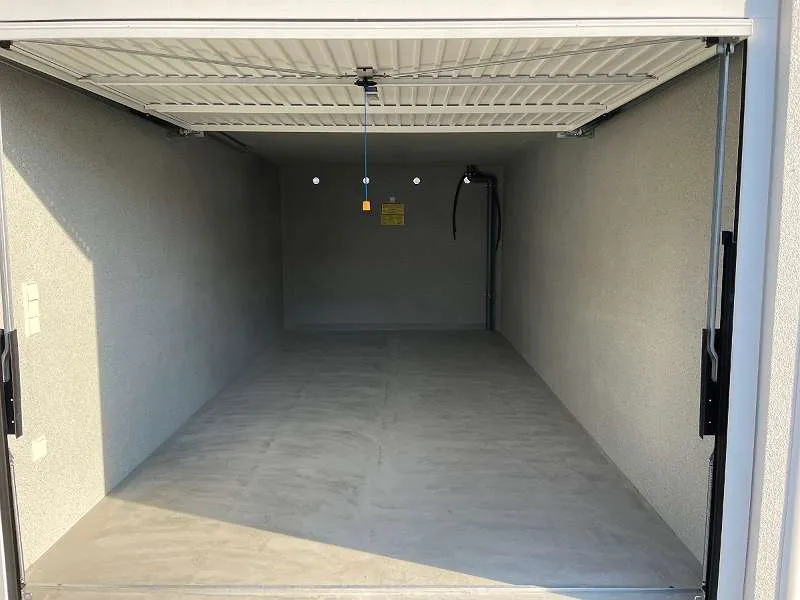 Garage & Lagerraum in Markt Hartmannsdorf zu vermieten - Ansicht 3
